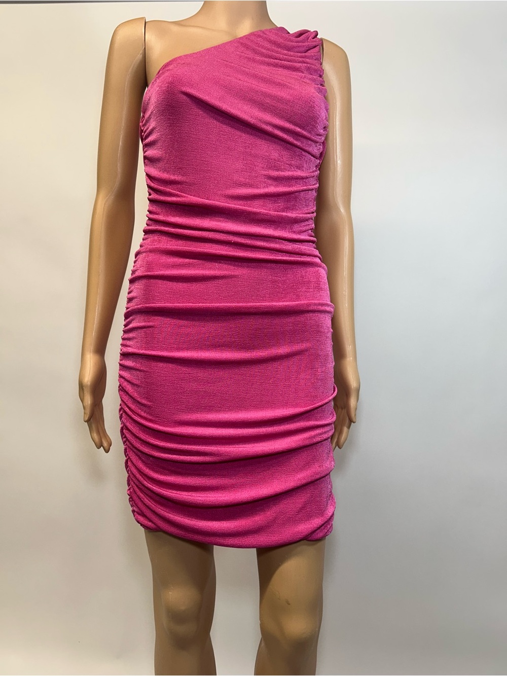 Lyaner Medium One-Shoulder Ruched Mini Dress in Fuchsia